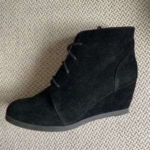 Madden Girl (Steve Madden) Black Booties